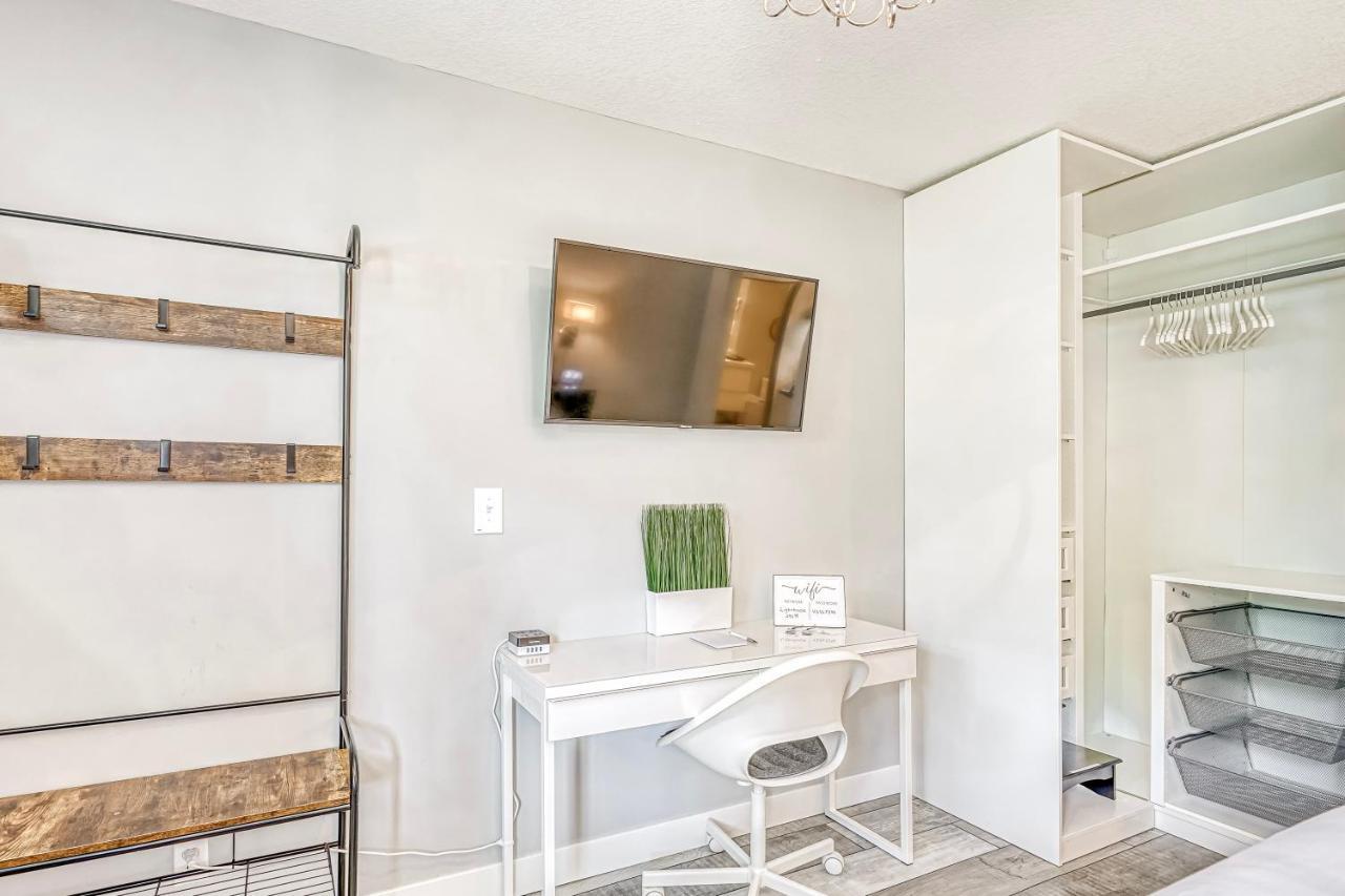 Lighthouse Kitchen Suites Near Auburn Waterloo I-69 Exit 334 エクステリア 写真