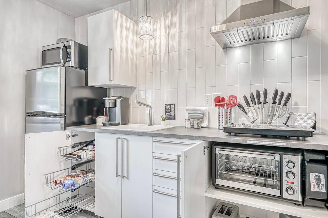 Lighthouse Kitchen Suites Near Auburn Waterloo I-69 Exit 334 エクステリア 写真